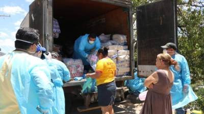 El presidente Hernández manifestó que ante la crisis es necesario abastecer de alimentos a los más afectados.