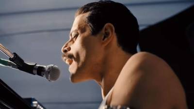 La película Bohemian Rhapsody muestra el ascenso de la banda Queen y su vocalista, Freddie Mercury. Foto captura YouTube 20th Century Fox.