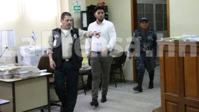 El universitario Kevin Solórzano a su llegada al juicio.