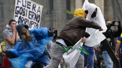 La Policía se enfrentó a los manifestantes. AFP