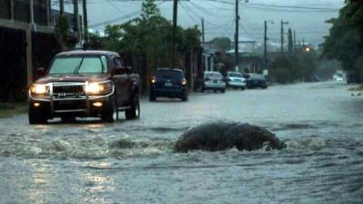 Inundadas de agua lucían la mayoría de calles de la ciudad con la lluvia del pasado 5 de junio de este año.