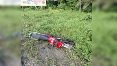 Esta es la motocicleta en la que se conducía el hombre al momento del encontronazo.