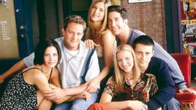 'Friends' se transmitió entre 1994 al 2004 y fue protagonizada por Jennifer Aniston, Courtney Cox, Lisa Kudrow, Matt LeBlanc, Matthew Perry y David Schwimmer.