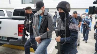 Presuntos cabecillas de una banda que se dedica a asaltar furgones fueron arrestados este martes en los departamentos de Cortés, Comayagua y Francisco Morazán.