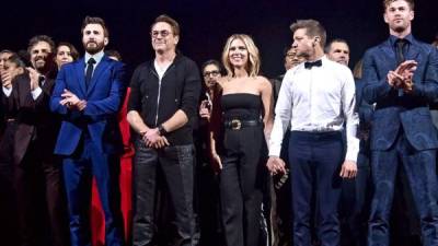 Los famosos Vengadores se reunieron este lunes 22 de abril para disfrutar premiere mundial de la película de Marvel. Los actores fueron acompañados por otro puñado de estrellas invitadas al evento celebrado en el Centro de Convenciones de Los Ángeles.