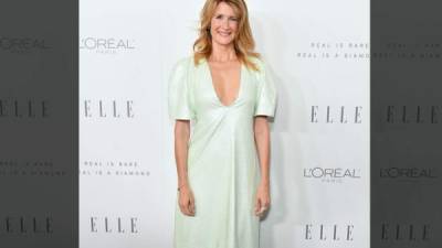 Laura Dern anima a las mujeres a denunciar cualquier acoso sexual o trato denigrante.