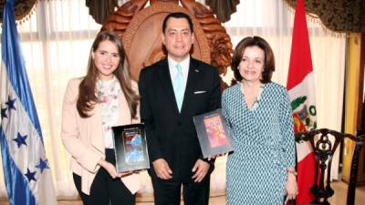 María Andrea Matamoros, Guillermo Gonzales Arica y María del Carmen Nasser.