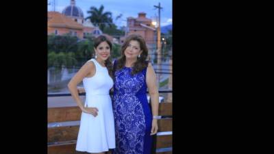 María José Welchez Arias y Mayra Arias de Welchez estaban felices en una fresca tarde sampedrana.