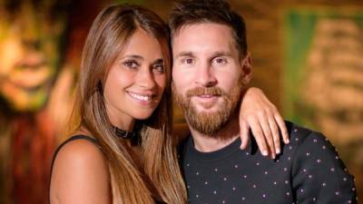 Antonella Roccuzzo posa junto a su esposo Lionel Messi. Foto: Instagram