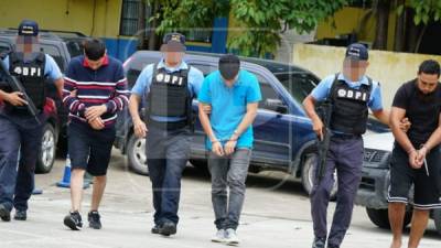 Los detenidos fueron presentados en las instalaciones de la Dirección Policial de Investigación (DPI).