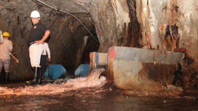 Cada día crecen las filtraciones de agua en las paredes de central hidroeléctrica Francisco Morazán, más conocida como El Cajón.