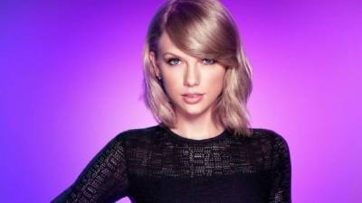 Su trabajo en publicidad para grandes marcas y sus constantes apariciones en publicaciones mundiales han hecho que Taylor Swift se convierta en la reina en términos económicos.