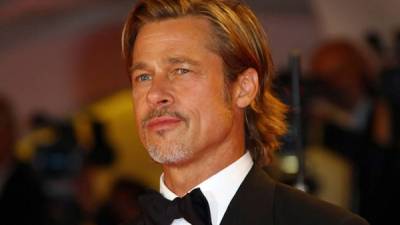 Brad Pitt asistió a la fiesta navideña organizada por su ex esposa Jennifer Aniston.