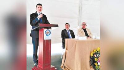 El presidente de la Corte, Rolando Argueta, inauguró ayer un edificio de la Dirección Administrativa.