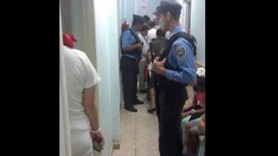 La Policía investiga a todo el personal y a las madres que ingresaron a la clínica.