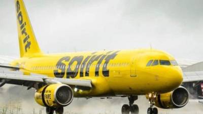 Spirit opera más de 650 vuelos diarios a 77 destinos en EUA.