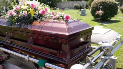 El hallazgo se dio mientras sepultaban a Cleveland Butler, fallecido a su 85 años, en un cementerio de Nueva Jersey.