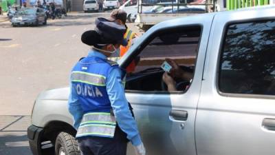 La aplicación de los salvoconductos en el país fue para un mayor control de circulación de la población ante la pandemia del COVID-19.