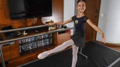 Ahora la niña espera poder integrar la escuela del Ballet Real británico.
