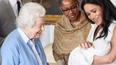 La reina Isabel II conoció a su octavo bisnieto, Archie Harrison.