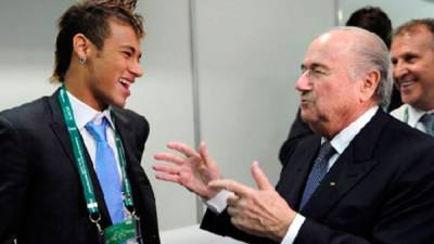 Neymar y Blatter, ambos investigados por corrupción.