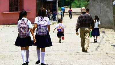 Estudiantes no recibieron clases este día en tres centros básicos de Copán. (Foto Referencial).