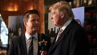 El presentador Billy Bush junto con el candidato republicano Donald Trump.