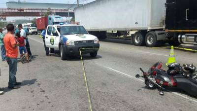 Una mujer murió en el accidente.