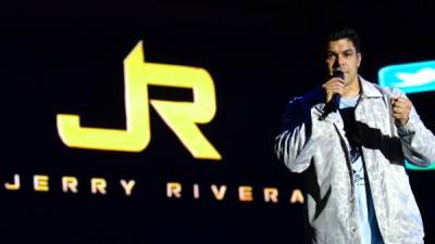 Por más de una hora, Jerry Rivera deleitó a los hondureños con sus pegajosas canciones.