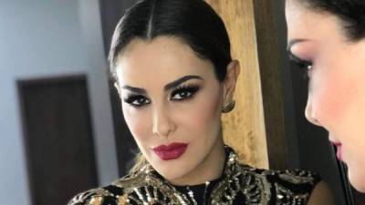 Ninel Conde compartió una serie de imágenes que levantaron las sospechas de un posible retoque estético./ Fotos Instagram Ninel Conde.