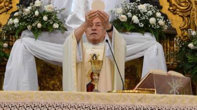 El cardenal Óscar Andrés Rodríguez celebró la misa de Domingo de Resurrección en la capital de la república. Foto: AFP