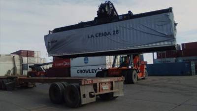 Los contenedores se desplazaron desde la Operadora Portuaria Centroamericana.