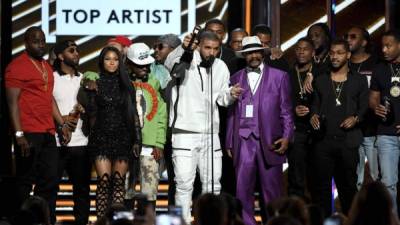 Drake se llevó un total de 13 premios Billboard, el ganador absoluto de la noche.