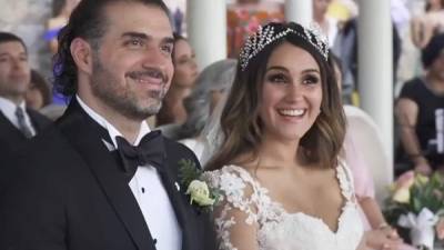 La cantante y actriz mexicana compartió con sus fanáticos la boda de ensueño que tuvo con el cineasta Paco Álvarez publicando una serie de fotos nunca antes vista de su enlace.