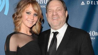Tanto Jennifer Lawrence como Harvey Weinstein niegan haber tenido una relación íntima.