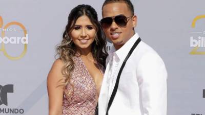 Ozuna compartió que le pidió matrimonio a su novia Taina, madre de sus dos hijos.