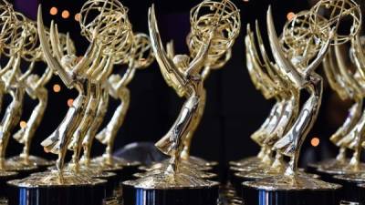 La última edición de los Emmy sin maestro de ceremonias se dio en 2003.