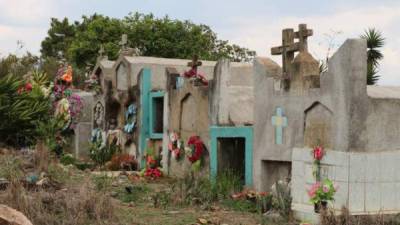 Tumbas de cementario en el norte de Honduras. (Foto referencial)