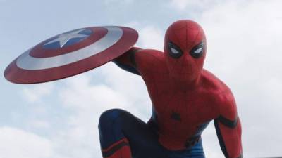 Disney y Sony también confirmaron una nueva película de Spider-Man con Tom Holland para 2021.
