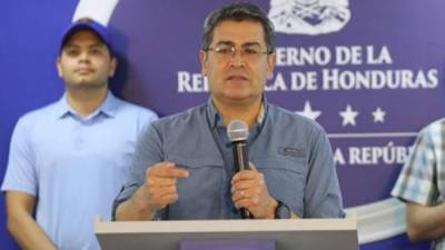 Juan Orlando Hernández, presidente de Honduras exponiendo la situación.