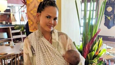 Chrissy Teigen se encuentra en Bali de vacaciones familiares desde hace una semana. Foto redes.