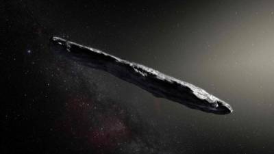 Los astrónomos creen que un asteroide interestelar similar a Oumuamua pasa por el interior del sistema solar aproximadamente una vez al año. AFP/NASA