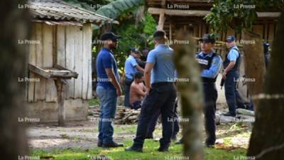 Momento en que los uniformados realizaban en ellanamiento en la zona.