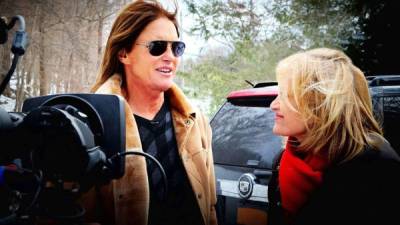 Bruce Jenner junto a Diane Sawyer.