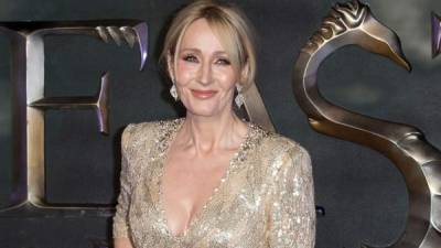 JK Rowling pidió a sus seguidores que 'no compren' el manuscrito si se lo ofrecen.