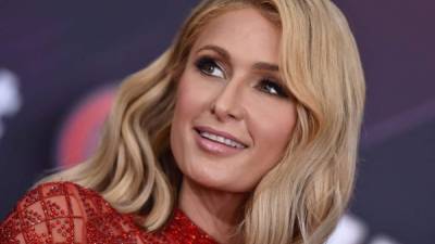 Paris Hilton habría estado renuente a devolver el anillo de compromiso valorado en 1.7 millones de dólares, pese a su ruptura con el actor Chris Zylka.
