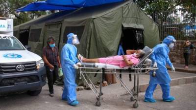 El Hospital Escuela cuenta también con una carpa donde atienden a pacientes COVID-19.