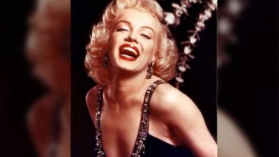 Marilyn Monroe fue una de las actrices estadounidenses de cine más populares del siglo XX y es considerada un ícono pop y un símbolo sexual.