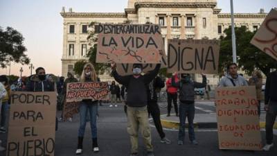 El país, pese a otras problemáticas de tipo social, ha contenido exitosamente la pandemia. Foto AFP