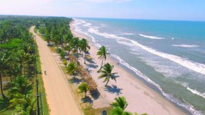 Al oeste del puerto están las playas de Cienaguita donde se encuentran los principales hoteles y restaurantes de playa de la ciudad. Fotos: Franklyn Muñoz